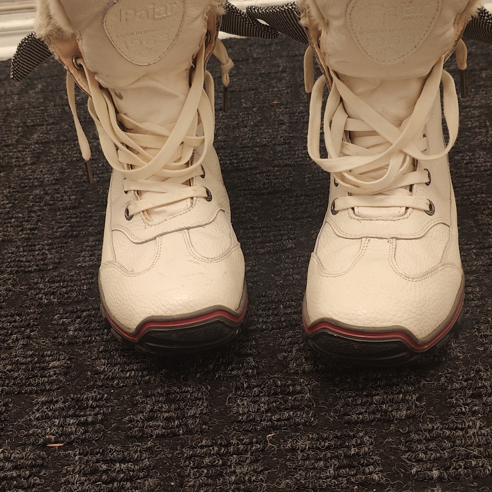 Pajar White Fur-Lined Winter Boots